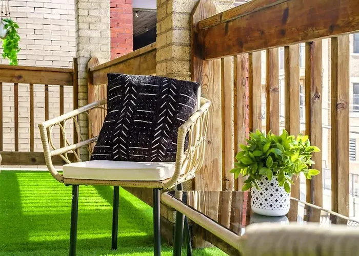 Сasa de vacaciones Bamboo By Jungle House Near Convention Center Osu & Nationwide Arena Walk To High Street Downtown & Short North 5 800 Reviews Private Parking *