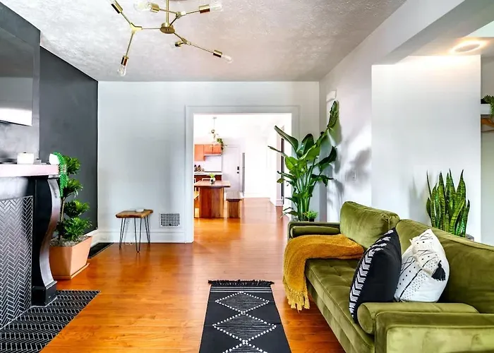 Bamboo By Jungle House Near Convention Center Osu & Nationwide Arena Walk To High Street Downtown & Short North 5 800 Reviews Private Parking Сasa de vacaciones Columbus