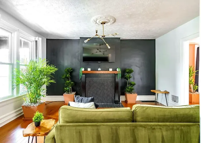 Сasa de vacaciones Bamboo By Jungle House Near Convention Center Osu & Nationwide Arena Walk To High Street Downtown & Short North 5 800 Reviews Private Parking