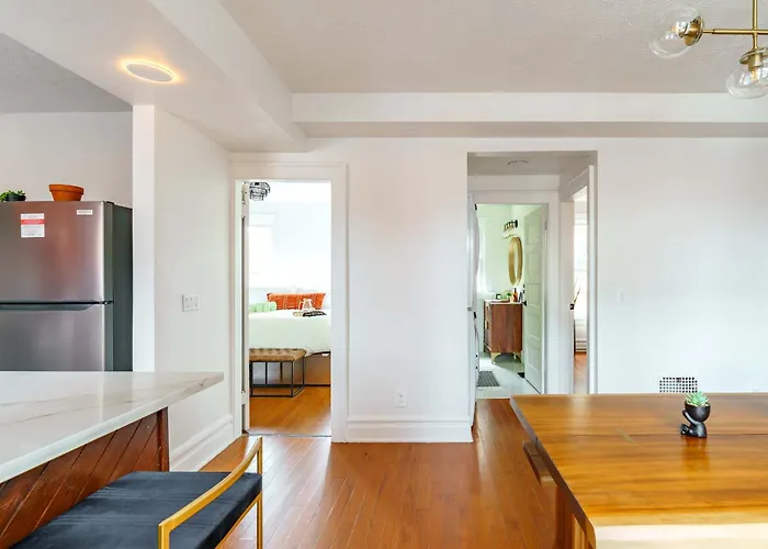Сasa de vacaciones Bamboo By Jungle House Near Convention Center Osu & Nationwide Arena Walk To High Street Downtown & Short North 5 800 Reviews Private Parking