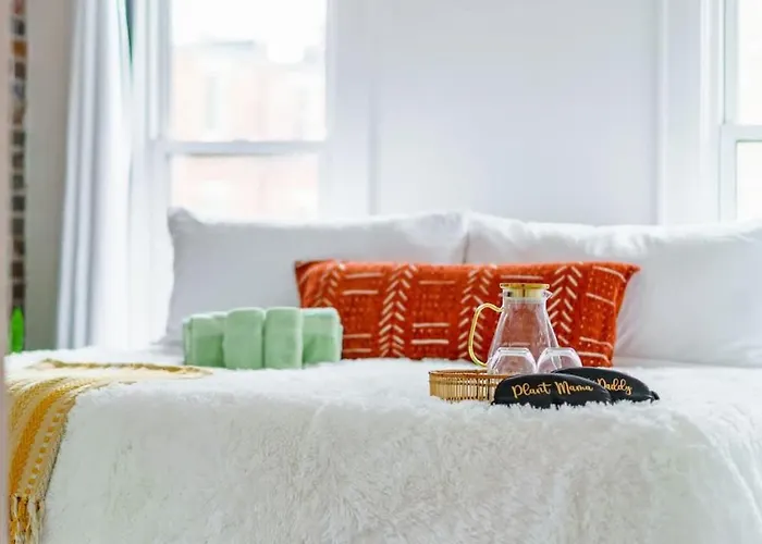Сasa de vacaciones Bamboo By Jungle House Near Convention Center Osu & Nationwide Arena Walk To High Street Downtown & Short North 5 800 Reviews Private Parking